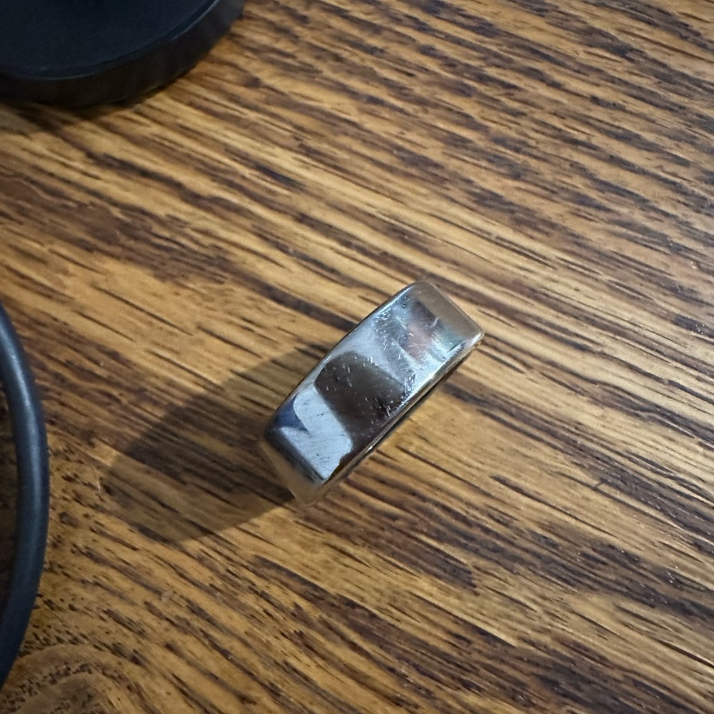 Oura Heritage Ring, Gen 2 - Picture 2 of 7